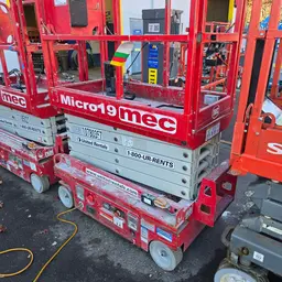 2018 MEC MICRO 19 Scissor Lift