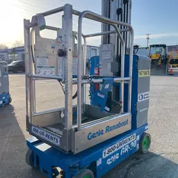 2018 Genie GR-20 Self-Propelled One-Person Lift