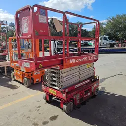 2018 MEC MICRO 19 Scissor Lift