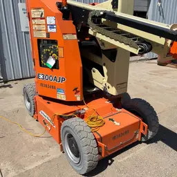 2015 JLG E300AJP Articulating Boom Lift