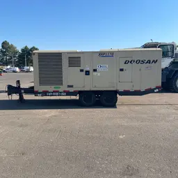 2019 Doosan XHP1170WCU-T4F Air Compressor