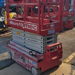 2018 MEC MICRO 19 Scissor Lift