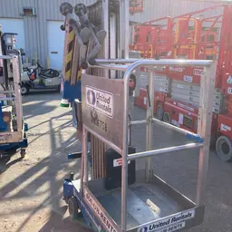 2018 Genie AWP-30SDC Pusharound Lift