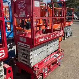 2018 MEC MICRO 19 Scissor Lift