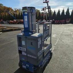 2016 Genie GR-20 Self-Propelled One-Person Lift