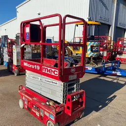 2018 MEC MICRO 19 Scissor Lift