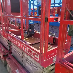 2018 MEC MICRO 19 Scissor Lift