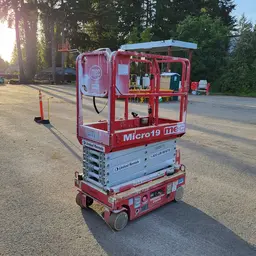2018 MEC MICRO 19 Scissor Lift
