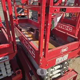 2017 MEC 1330SE Scissor Lift