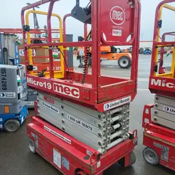 2018 MEC MICRO 19 Scissor Lift