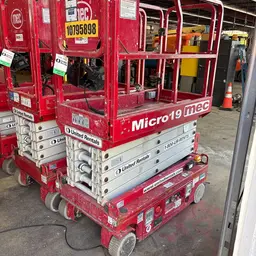 2018 MEC MICRO 19 Scissor Lift