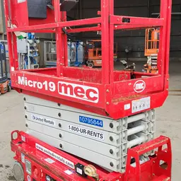 2018 MEC MICRO 19 Scissor Lift