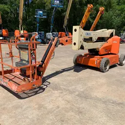 2013 JLG E450AJ Articulating Boom Lift