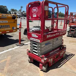 2018 MEC MICRO 19 Scissor Lift