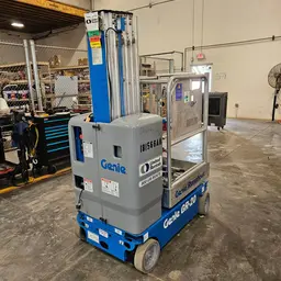 2016 Genie GR-20 Self-Propelled One-Person Lift