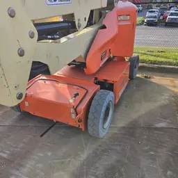 2017 JLG E400AJPN Articulating Boom Lift