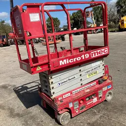 2018 MEC MICRO 19 Scissor Lift