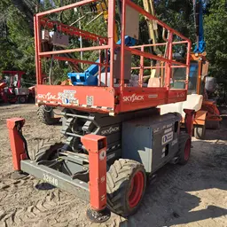 2016 Skyjack SJ6832RT Rough Terrain Scissor Lift
