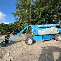 2016 Genie Z-135/70 Articulating Boom Lift