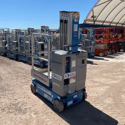 2017 Genie GR-20 Self-Propelled One-Person Lift