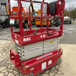 2018 MEC MICRO 19 Scissor Lift