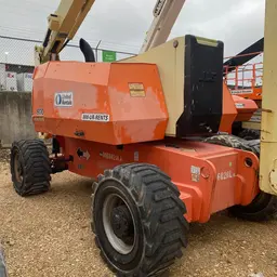 2013 JLG 800AJ Articulating Boom Lift