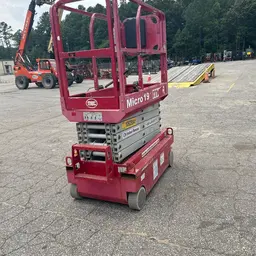 2018 MEC MICRO 19 Scissor Lift