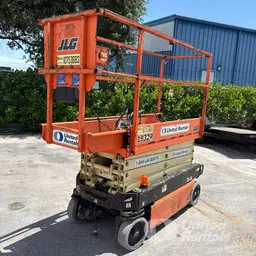 2018 JLG 1932R Scissor Lift