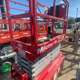 2018 MEC MICRO 19 Scissor Lift