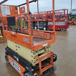 2017 JLG 1932R Scissor Lift