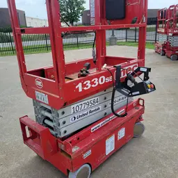 2018 MEC 1330SE Scissor Lift