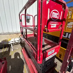 2018 MEC MICRO 19 Scissor Lift