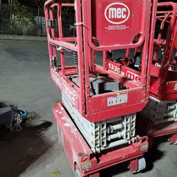2017 MEC 1330SE Scissor Lift