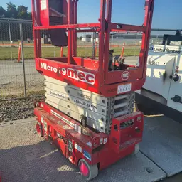 2018 MEC MICRO 19 Scissor Lift