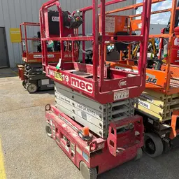 2018 MEC MICRO 19 Scissor Lift
