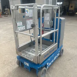 2018 Genie GR-20 Self-Propelled One-Person Lift