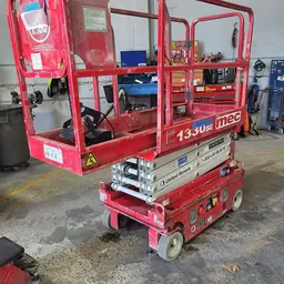2017 MEC 1330SE Scissor Lift