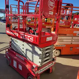 2018 MEC MICRO 19 Scissor Lift