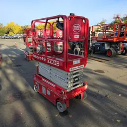 2018 MEC MICRO 19 Scissor Lift