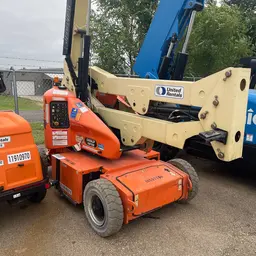2016 JLG E400AJPN Articulating Boom Lift