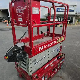 2018 MEC MICRO 19 Scissor Lift