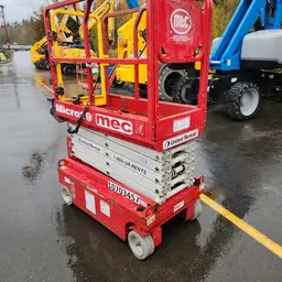 2017 MEC MICRO 19 Scissor Lift
