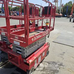 2017 MEC 1330SE Scissor Lift