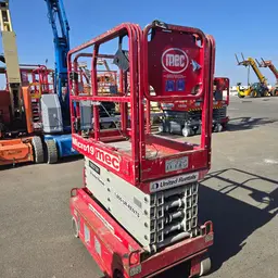 2018 MEC MICRO 19 Scissor Lift
