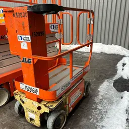 2015 JLG 1230ES Self-Propelled One-Person Lift