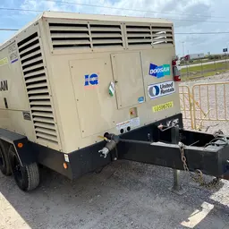 2017 Doosan XP825/HP750WCU Air Compressor