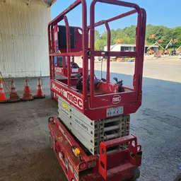 2018 MEC MICRO 19 Scissor Lift