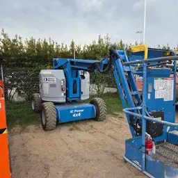 2017 Genie Z-34/22 IC Articulating Boom Lift