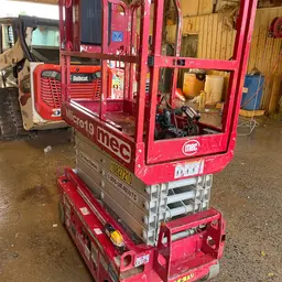 2018 MEC MICRO 19 Scissor Lift