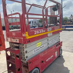 2017 MEC 2632SE Scissor Lift